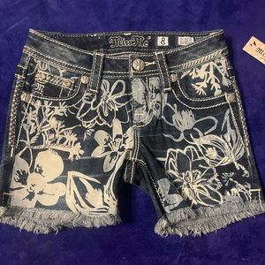 Miss Me Girls size 8 mid-short